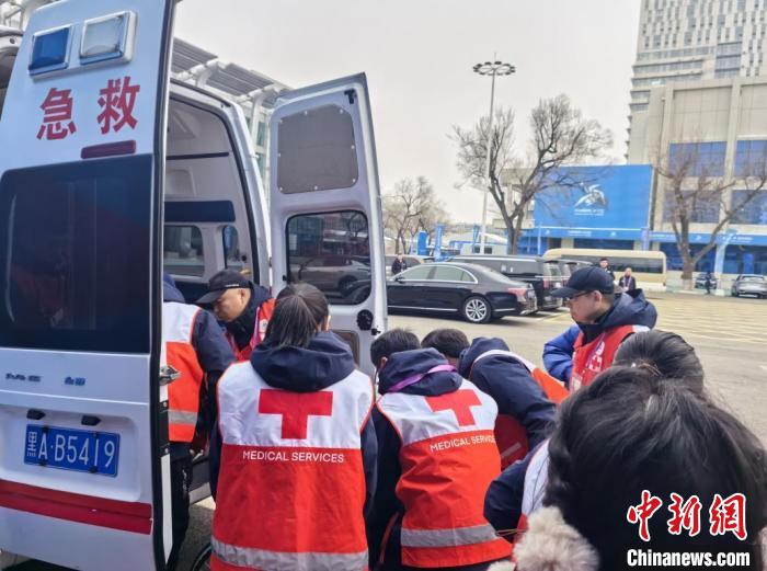 幕后医疗力量护航十四枚速滑金牌：从前线救治