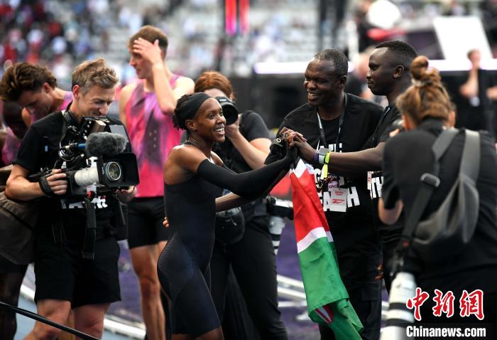 基普耶贡巴黎一英里跑出4分06秒42 创个人纪录逼