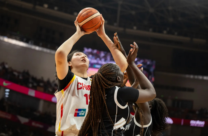 中国女篮力克南苏丹锁定出线席位