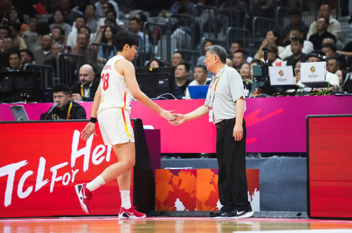 中国女篮力克南苏丹锁定出线席位