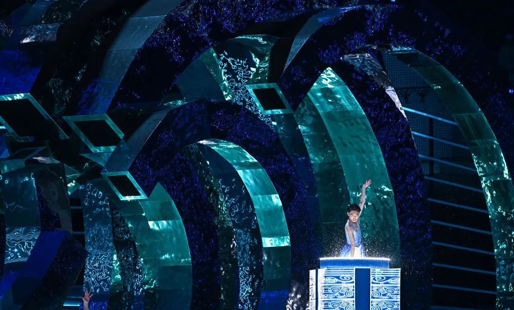 杭州亚运会开幕式数字烟花点亮夜空 数实融合点