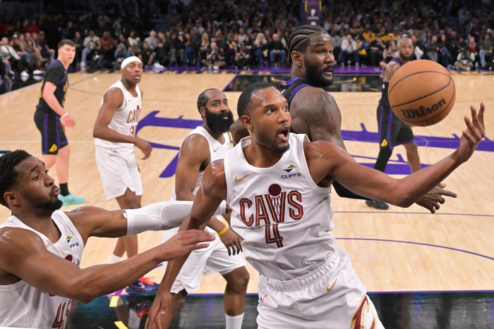 湖人客场力克骑士东契奇里程碑战报出炉