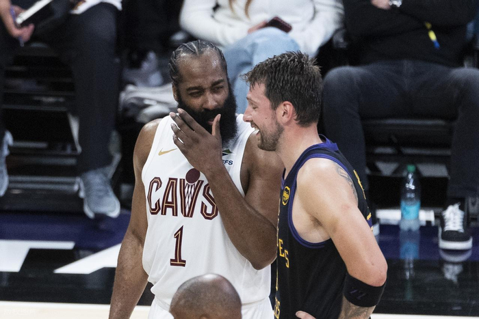 湖人客场力克骑士东契奇里程碑战报出炉