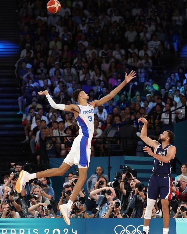 文班亚马对阵约基奇，马刺失利但展现王朝级统