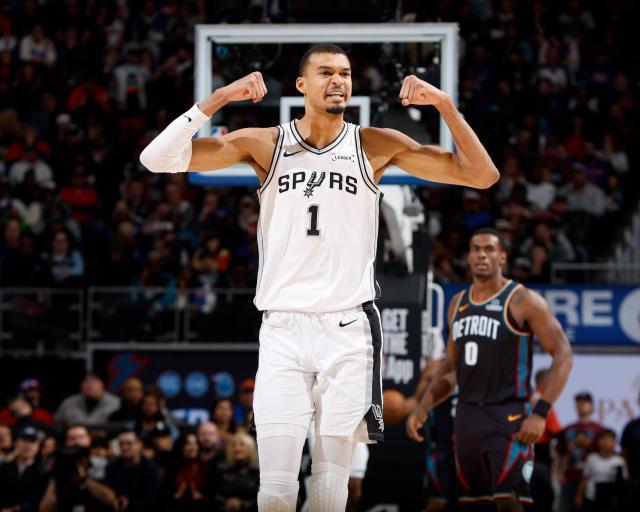 文班亚马对阵约基奇，马刺失利但展现王朝级统