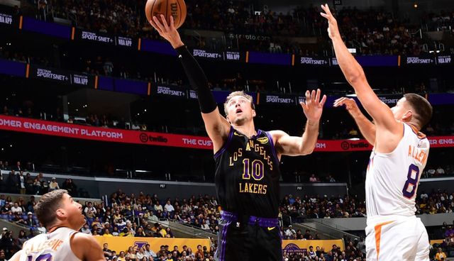 詹姆斯12000助攻里程碑！湖人狂胜太阳锁定西部前