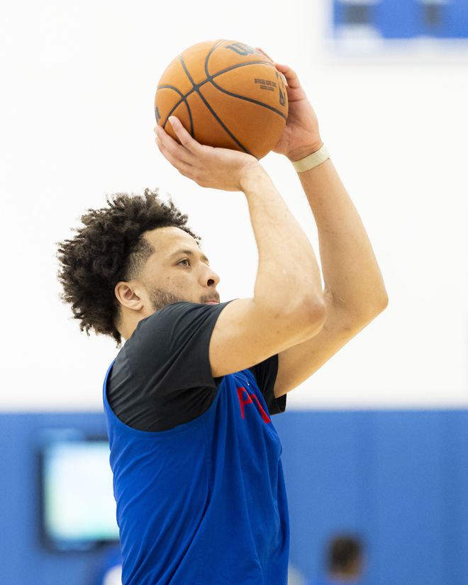 活塞队主场逆转魔术队 总比分1-1平